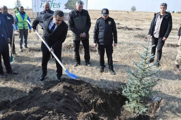 Kars’ta fidanlar toprakla buluştu
