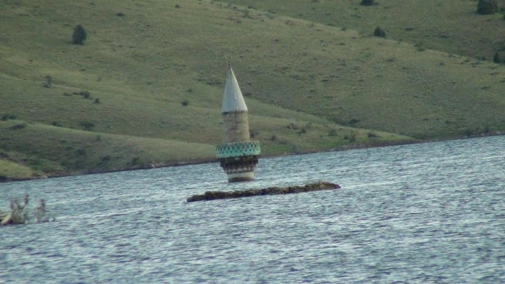 Kars'ta köy sular altında: Geriye sadece minare kaldı