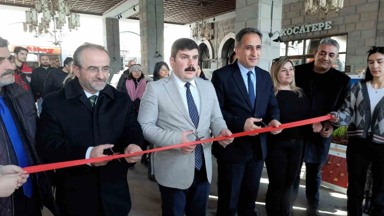 Kars’ta ‘Tarım, Orman ve İnsan’ temalı fotoğraf sergisi açıldı
