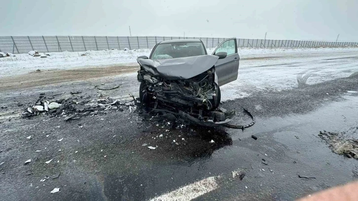 Kars’ta trafik kazası; 1’i ağır 9 yaralı
