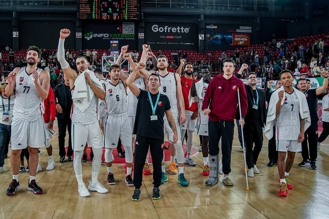 Karşıyaka Basketbol evinde 5’te 5 yaptı
