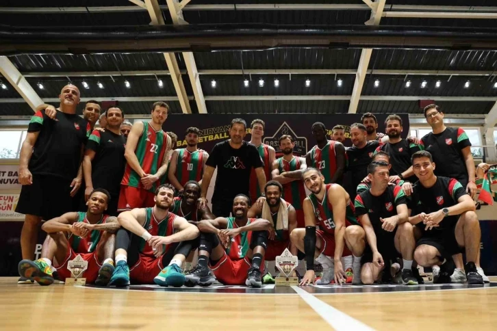 Karşıyaka Basketbol, turnuva şampiyonu oldu
