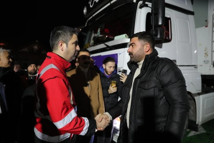 Kartal Belediyesi’nin yardım tırları, deprem bölgelerine hareket etti
