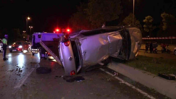 Kartal’da kontrolden çıkan otomobil ağaca çarparak takla attı: 1’i ağır 2 yaralı
