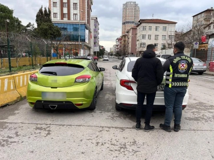 Kartal’da makas pahalıya patladı: Trafikten men edildi
