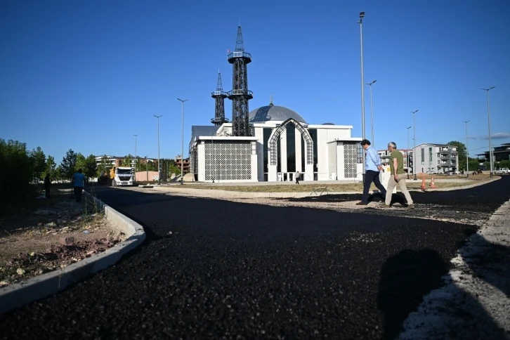 Kartepe Kent Meydanı bağlantı yolları asfaltlandı
