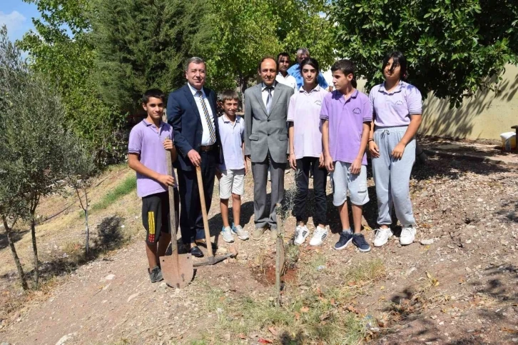 Kasapçayırı İlk ve Ortaokulu’na  "Çevre Dostu Okul" unvanı
