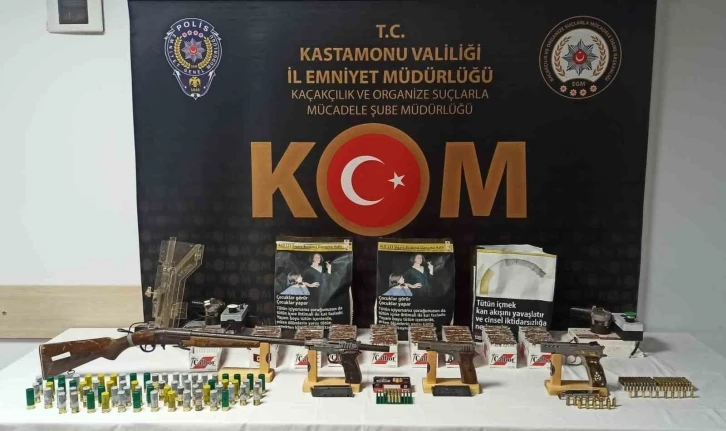 Kastamonu’da 5 farklı adrese kaçakçılık operasyonu: 4 gözaltı
