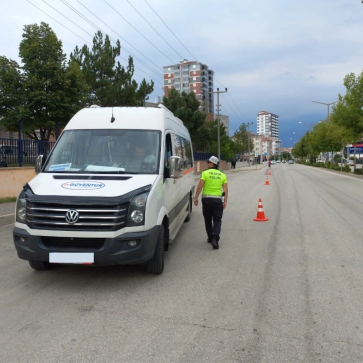 Kastamonu’da ilk ders zilinin çaldığı 181 okulda 181 polis memuru görevlendirildi
