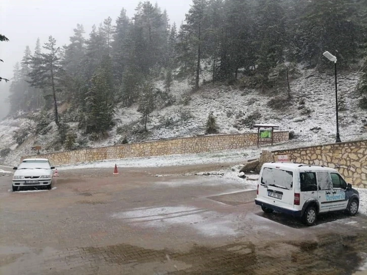 Kastamonu’nun yüksek kesimlerinde kar yağışı etkili oldu
