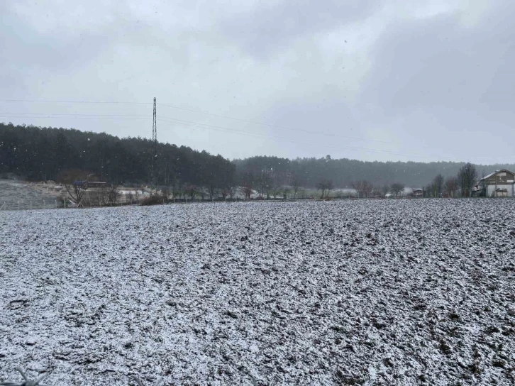 Kastamonu’nun yüksek kesimlerinde kar yağışı etkili olmaya başladı
