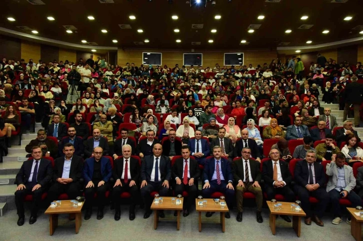 Kastamonu Üniversitesi’nde “Hoca Ahmet Yesevi’den Şeyh Şaban-ı Veli’ye Türk Dünyası” konferansı gerçekleştirildi
