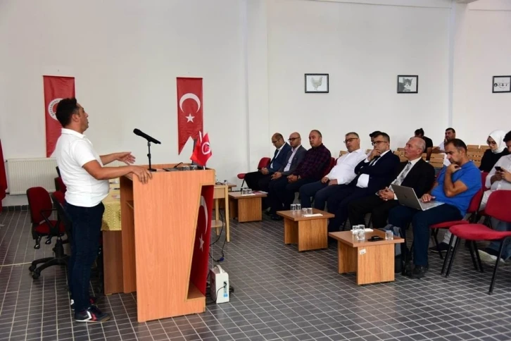 Kastamonu Üniversitesi’nden çiftçilere ’aspir’ ve ’kenevir’ eğitimi
