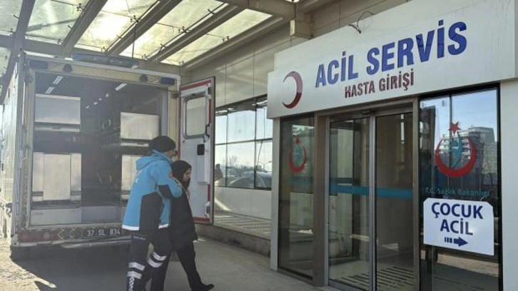 Kastamonu'da gıda zehirlenmesi: 60 öğrenci hastaneye kaldırıldı!