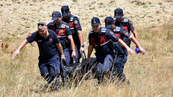 Katil yakalanamadı: Yakınları korkudan köylerini terk etti