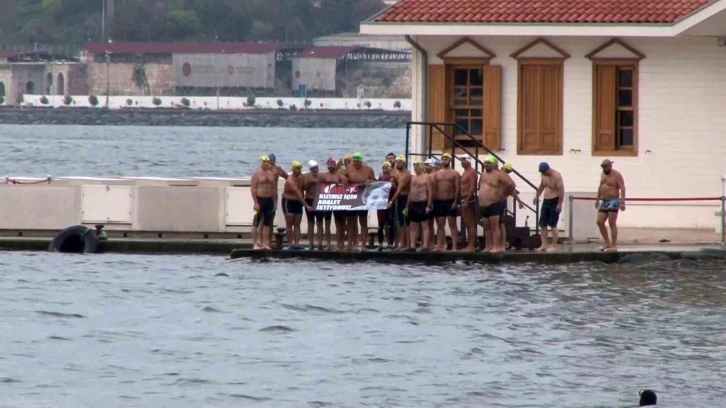 Katledilen Narin için Üsküdar’dan Kız Kulesi’ne yüzdüler
