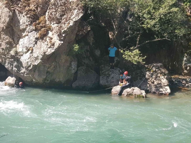 Kayıp hemşireyi arama çalışmaları kara, hava ve suda yürütülüyor
