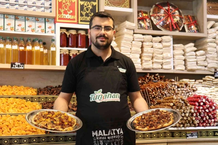 Kayısıdan pizza yaptı
