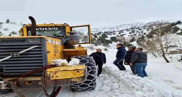 Kaymakam Ayrancı, yol açma çalışmalarını inceledi