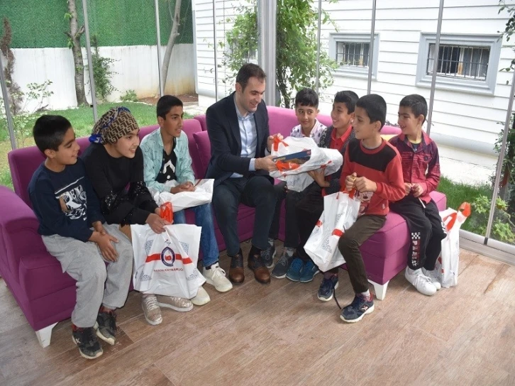 Kaymakam Mete, Ramazan Bayramı’nı çocuklarla kutladı
