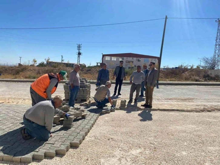 Kaymakam Partal, yol yapım çalışmalarını inceledi