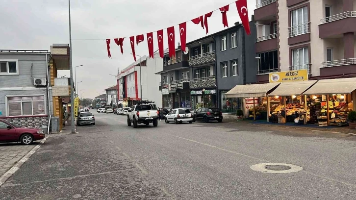 Kaynaşlı depremin izlerini siliyor
