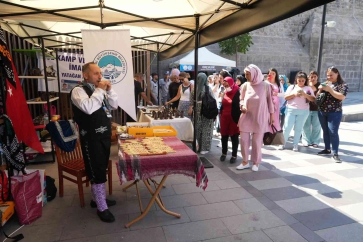 Kayseri Altın Eller Geleneksel El Sanatları Festivali’ne yoğun ilgi
