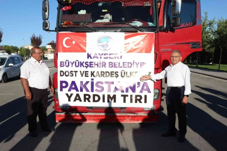 Kayseri Büyükşehir, sel felaketi yaşayan Pakistan’a yardım tırı gönderdi
