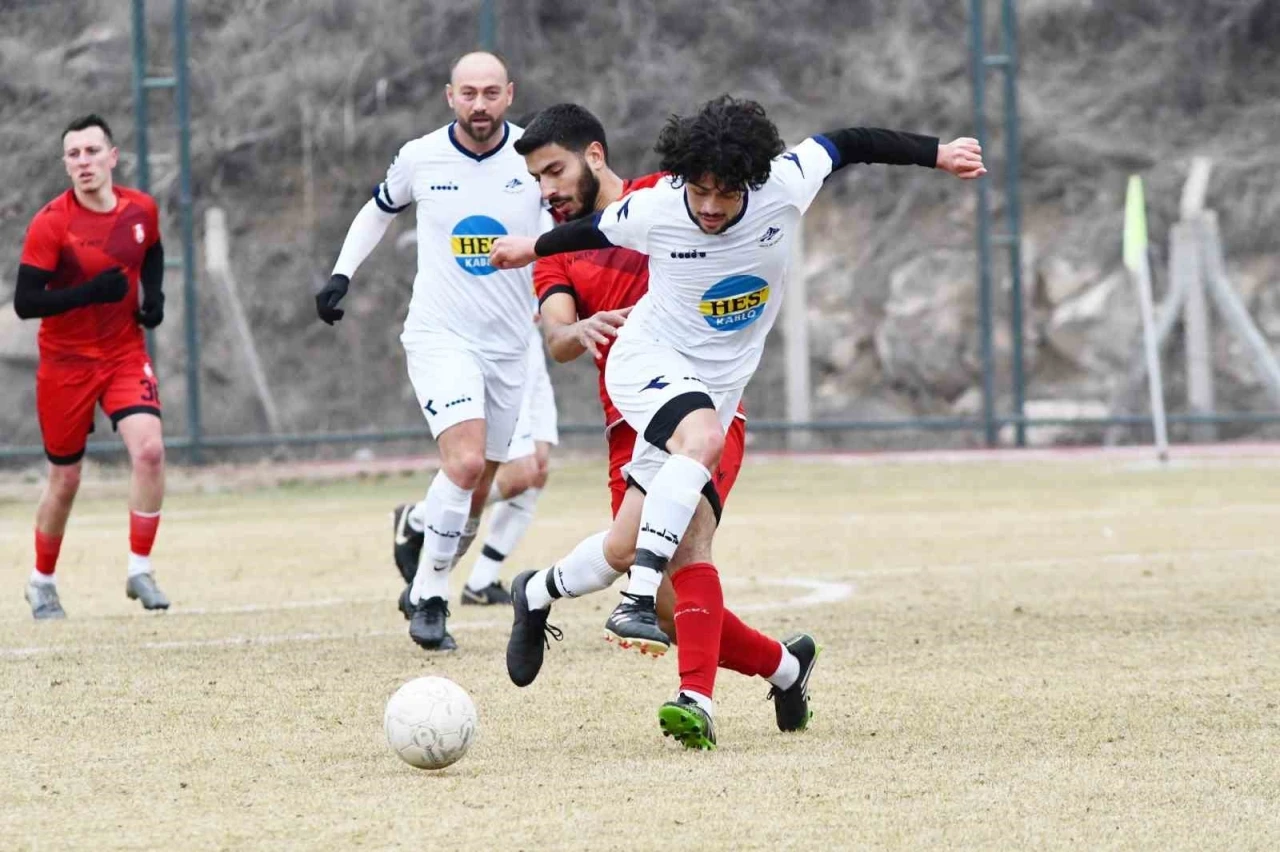 Kayseri Şeker Süper Amatör Küme: Hacılar Erciyesspor: 5 - Özvatanspor: 0
