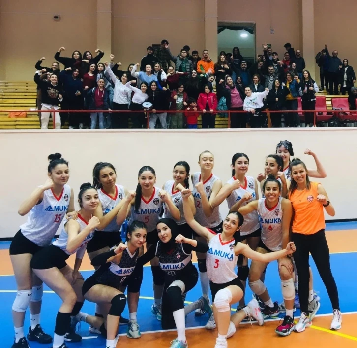 Kayseri Voleybol Kulübü: 3 -Adana Voleybol: 0
