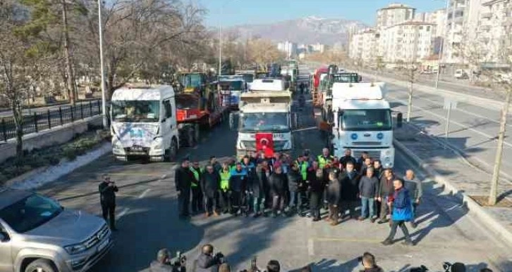 Kayseri’de belediyelerin deprem bölgesine yardımları sürüyor