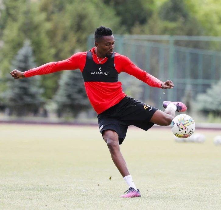 Kayserispor, Mensah’a kavuşuyor
