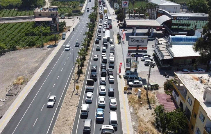 Kaza sonrası 2 kilometre kuyruk oluştu
