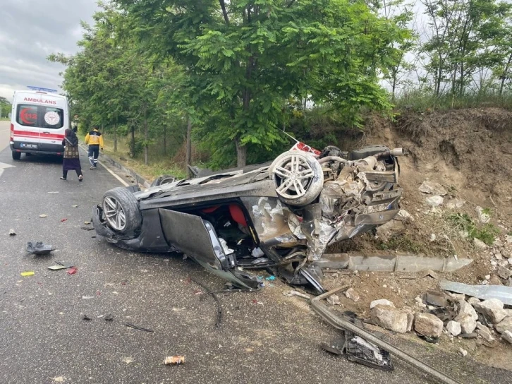 Kaza yapan araçtan çıkanlar şoke etti
