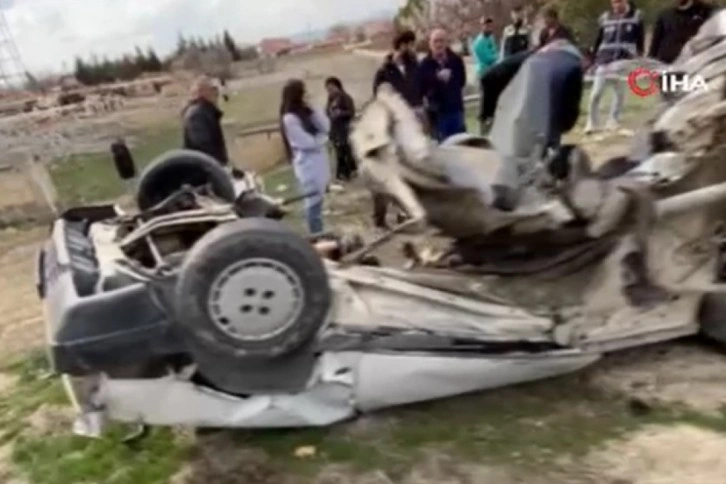 Kaza yapan otomobil parçalandı: 1 ölü, 1 yaralı