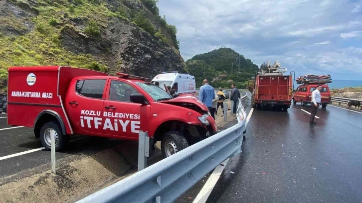 Kazaya müdahale eden arama kurtarma ekibi dönüşte kaza yaptı: 3 yaralı
