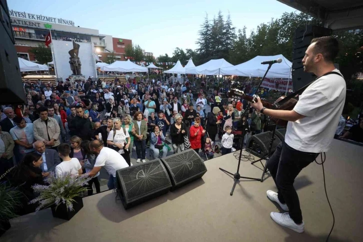 Kazım Koyuncu Yenimahalle’de Çiçek Festivali’nde anıldı
