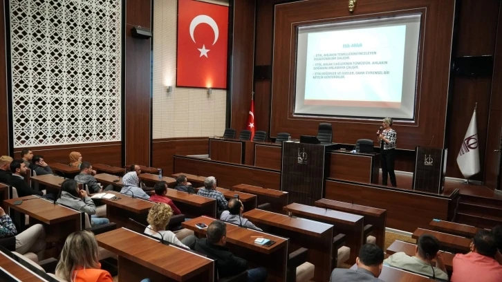 Keçiören Belediyesi’nden hizmet içi eğitim
