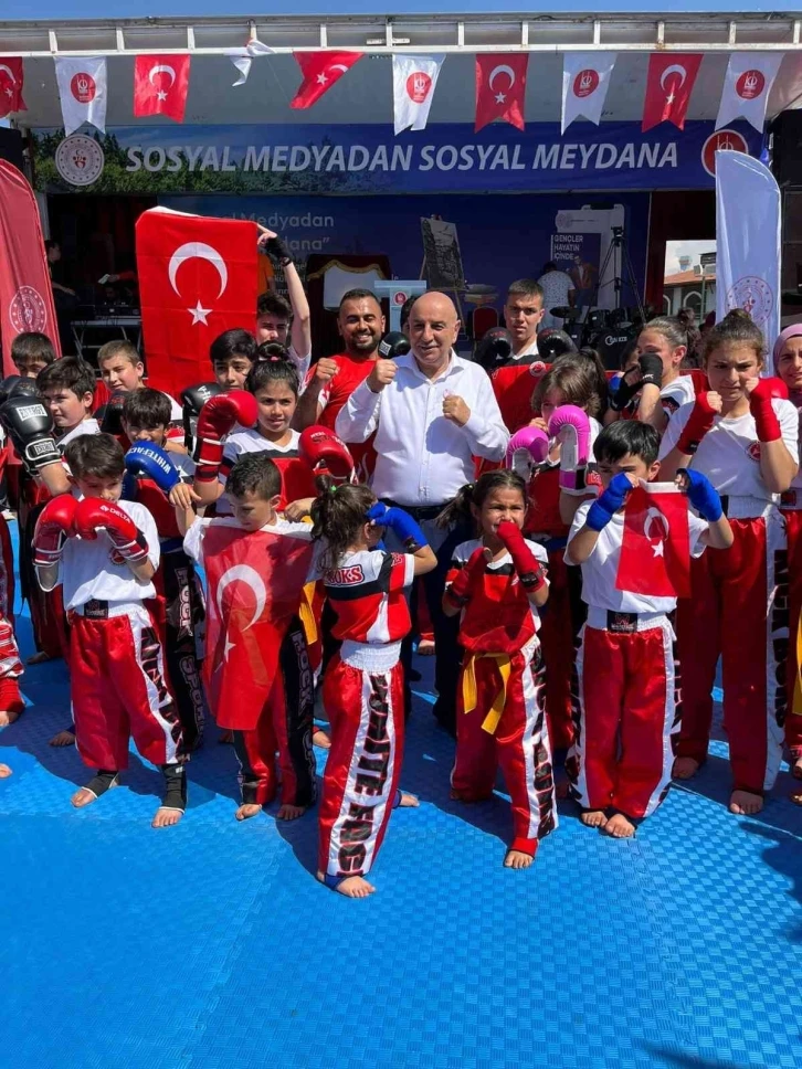 Keçiören’de "Sosyal Medyadan Sosyal Meydana" rüzgarı
