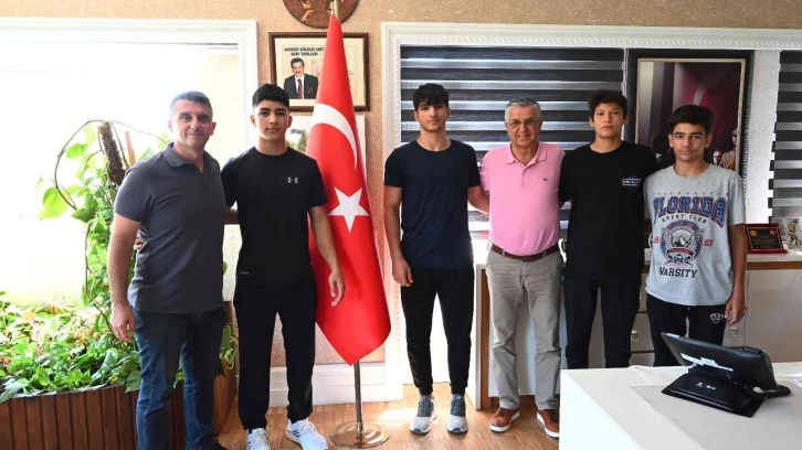 Kemer Belediyesi’nden sporculara ulaşım desteği sözü
