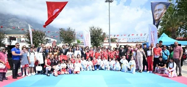 Kemer'de 19 Mayıs töreni 