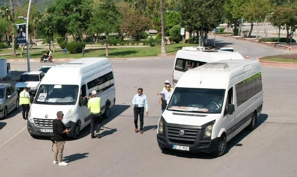 Kemer'de kaçak taşımacılara sıkı denetim