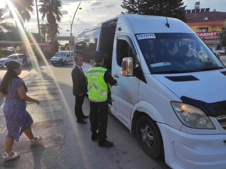 Kemer’de okul servisleri denetlendi
