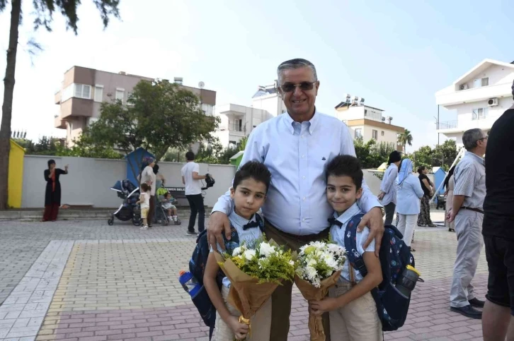 Kemer’de yeni eğitim ve öğretim yılı başladı
