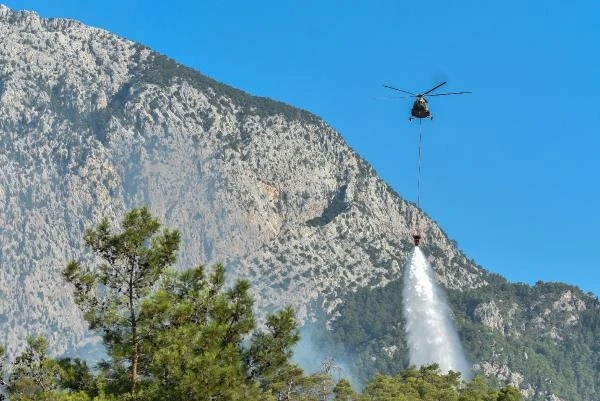 Kemer'deki orman yangınına havadan müdahale/Ek fotoğraflar