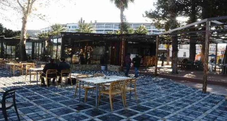 Kemer’in buluşma noktası ‘Deniz Kafe’ yenilendi