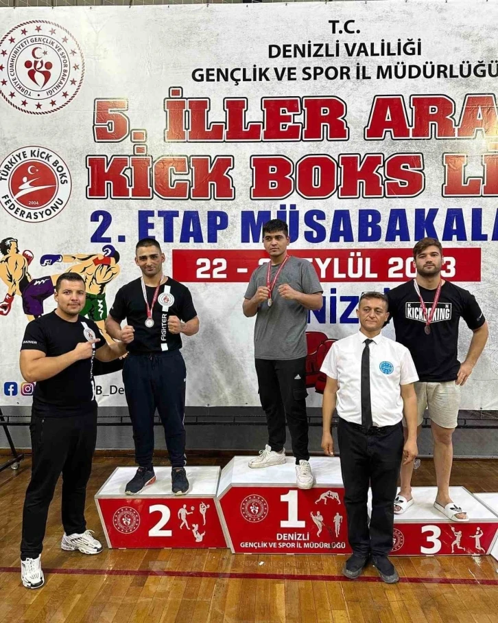 Kemerli kick boksçulardan 8 madalya
