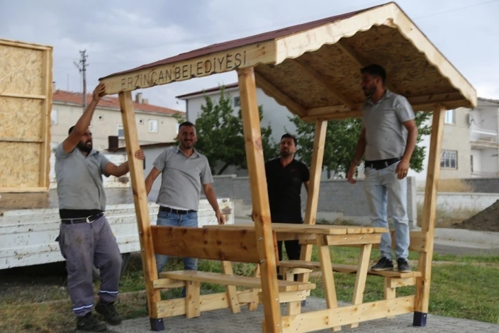 Kent mobilyalarını yenileme çalışmaları devam ediyor
