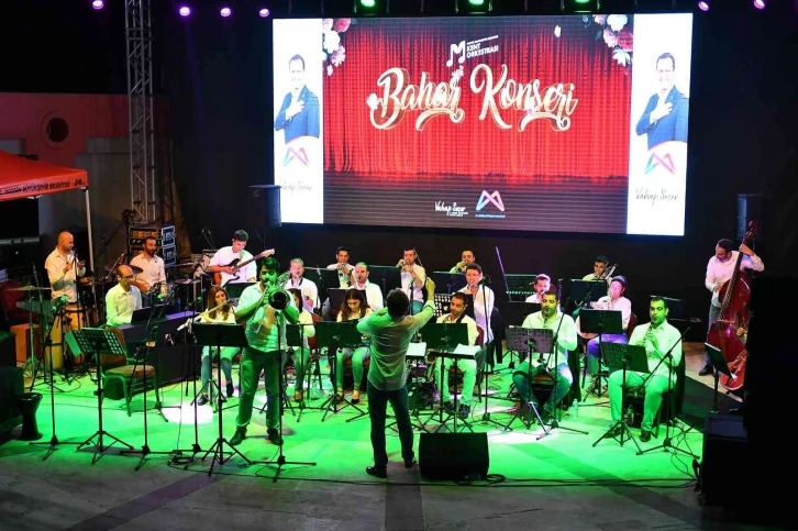 Kent Orkestrasından üniversite öğrencilerine konser
