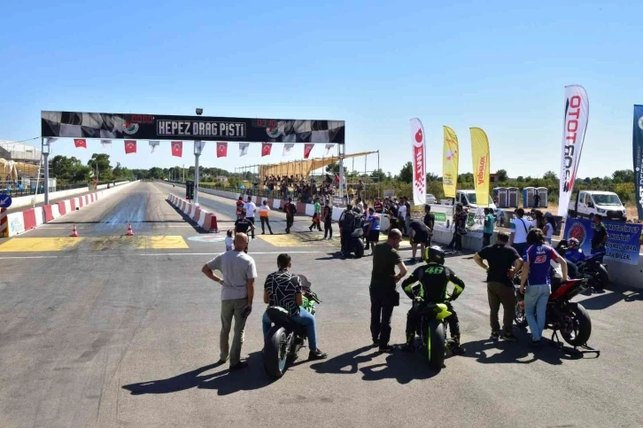 Kepez’de motodrag yarışı nefesleri kesti
